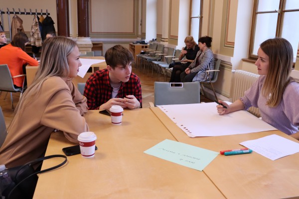 Ve Společenském sále studenti debatovali o kultuře