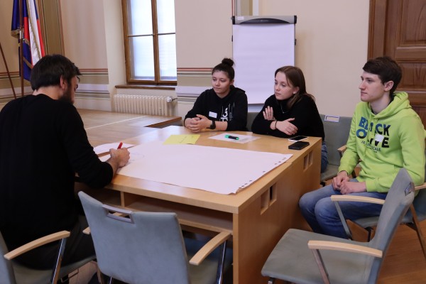 Ve Společenském sále studenti debatovali o kultuře