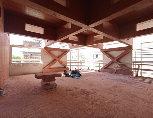 Centrální polytechnické dílny se brzy schovají pod střechu