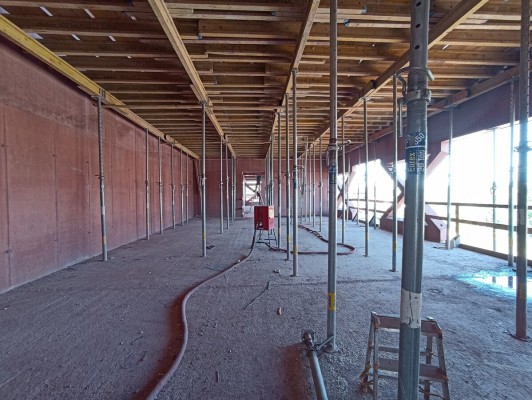 Centrální polytechnické dílny se brzy schovají pod střechu