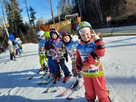 Momentka z lyžařského výcviku -Skifanatic Hlinsko