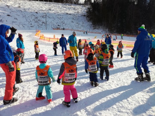 Sportovní aktivity - LYŽAŘSKÝ KURZ