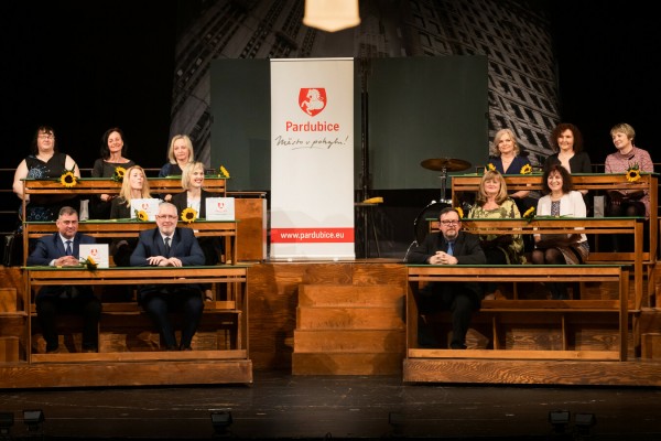 Páteční večer v divadle přinesl další oceněné pedagogy