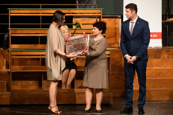 Páteční večer v divadle přinesl další oceněné pedagogy