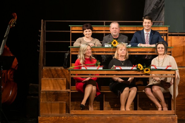 Páteční večer v divadle přinesl další oceněné pedagogy