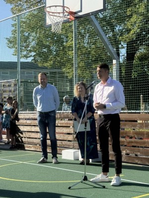 ZŠ Prodloužená v Polabinách přivítala nový školní rok otevřením moderního sportovního hřiště